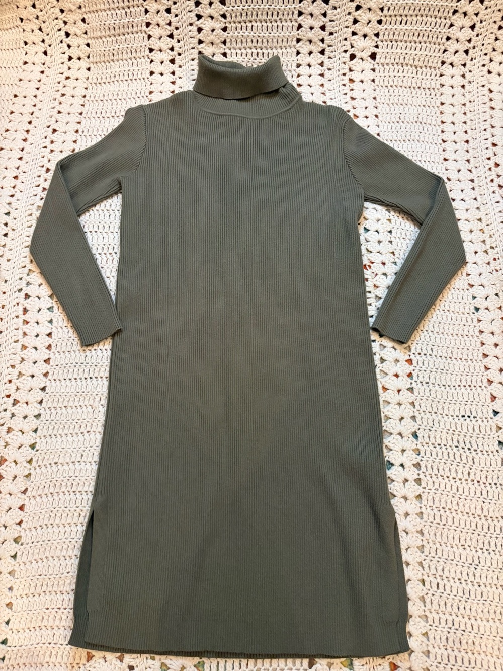 Fantastic Fawn Ribbed Turtleneck Long-Sleeve Sweater Dress in Olive Green Medium